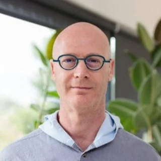 Photo of Dr Simon Whitesman
